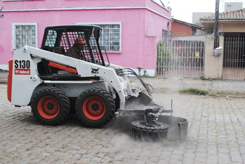 Locação de Capinadeira Bobcat em Curitiba