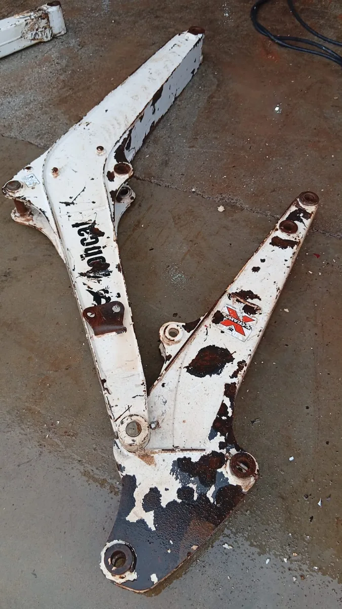 Braço (lança) de escavadeira Bobcat E26 e 325, segunda unidade usada à venda em Curitiba
