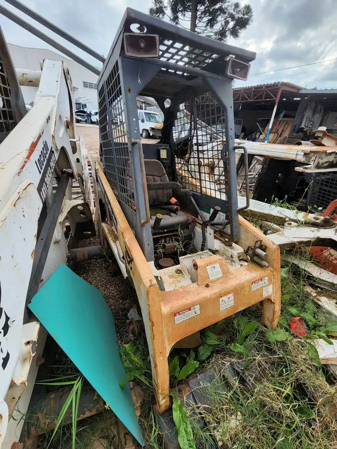 Carcaça semi completa de Bobcat S70 à venda em Curitiba