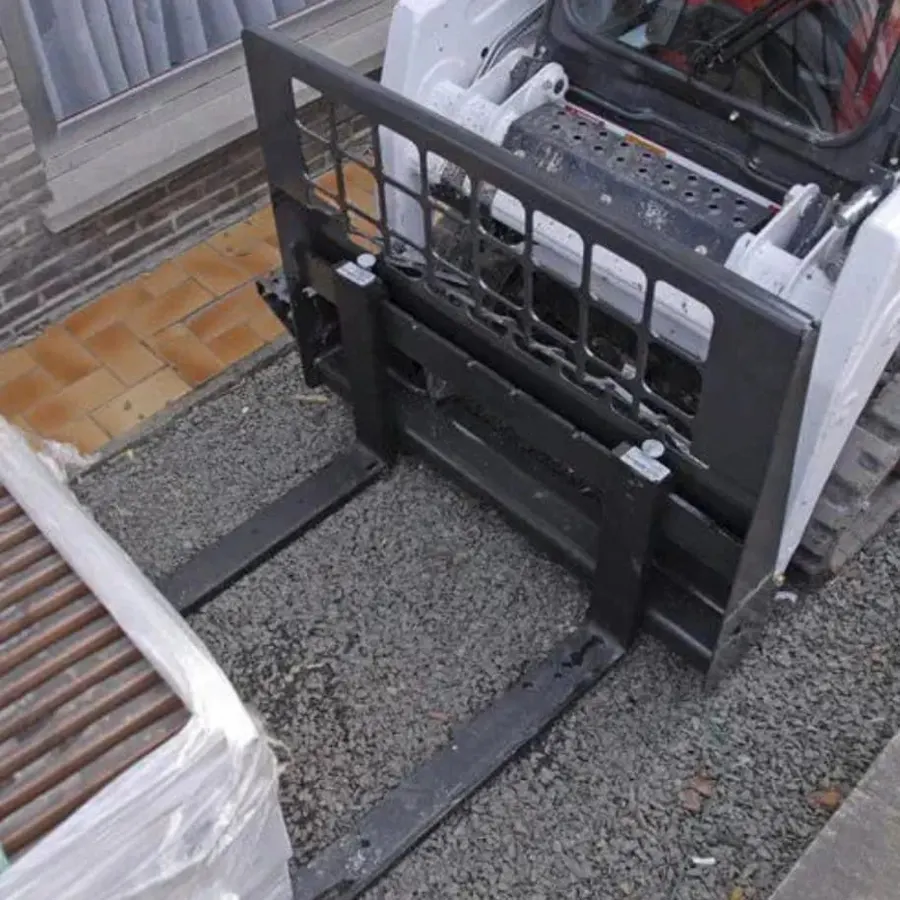 Garfo pallet novo para Bobcat S70 à venda em Curitiba
