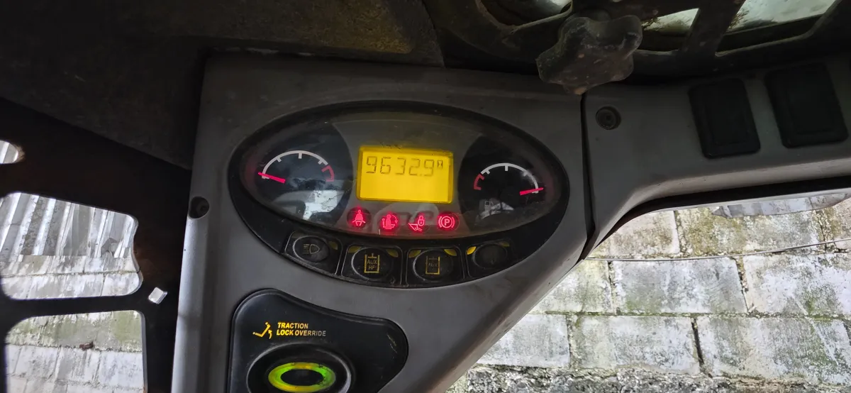 Horímetro da Bobcat S175 unidade 04: 9.632 horas